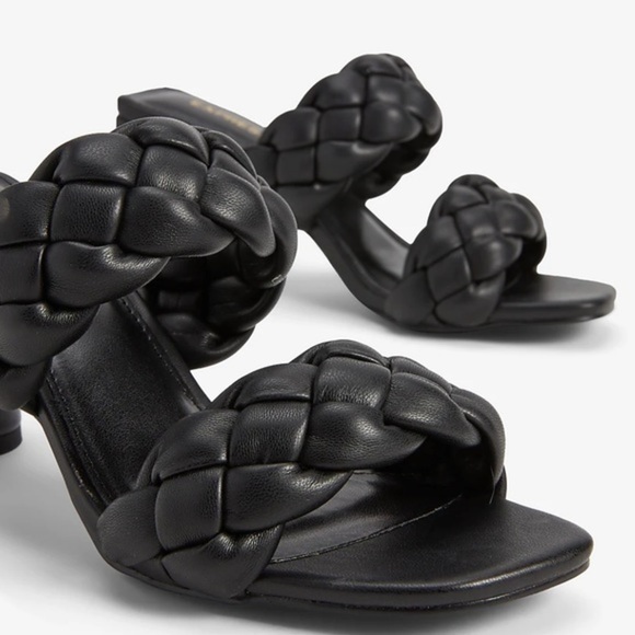 - Braided Double Band Block Heel Sandals nwt shoes - Picture 2 of 3